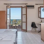 Frantzis 4 * Paloi